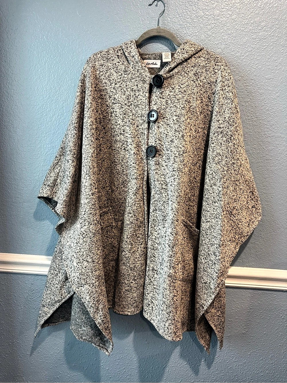 Le Moda Lord Daniel Sportwear Hooded Button Poncho Cape